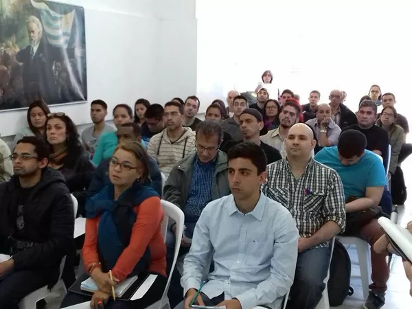 Cursos de orientación laboral para venezolanos en Uruguay, Asociación Manos Veneguayas. Cursos de orientación laboral para venezolanos en Uruguay, Asociación Manos Veneguayas. - Sputnik Mundo