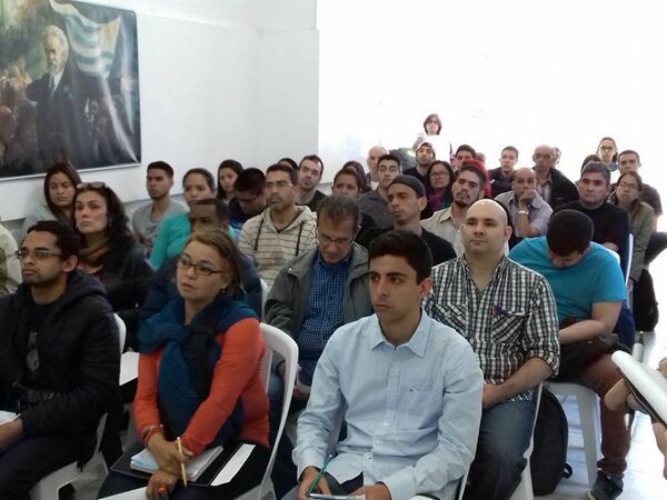 Cursos de orientación laboral para venezolanos en Uruguay, Asociación Manos Veneguayas. Cursos de orientación laboral para venezolanos en Uruguay, Asociación Manos Veneguayas. - Sputnik Mundo