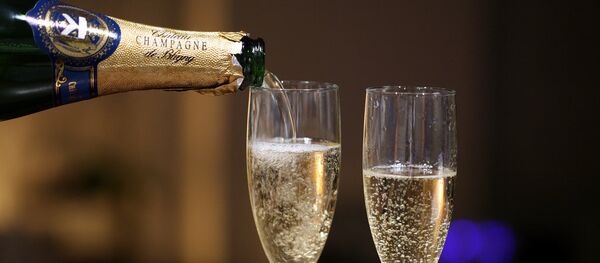 Un brindis - Sputnik Mundo