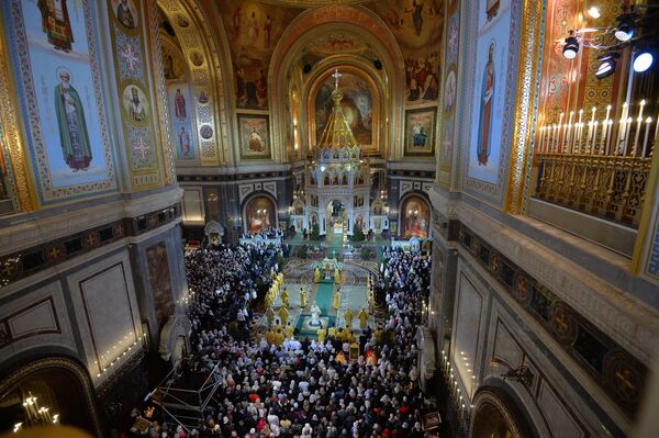 La liturgia de Navidad en la Catedral del Cristo Salvador, en Moscú, en enero de 2016 - Sputnik Mundo