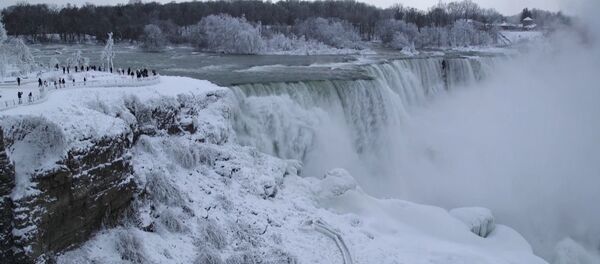 Las cataratas del Niágara a temperaturas bajo cero - Sputnik Mundo