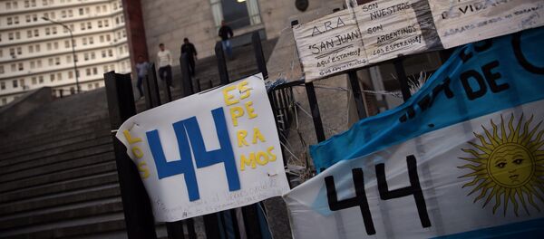 Los carteles con las palabras de apoyo tras la desaparición del submarino ARA San Juan - Sputnik Mundo