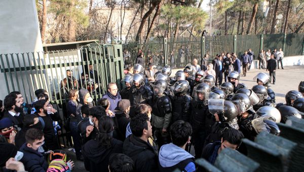 Protestas en Irán Protestas en Irán - Sputnik Mundo