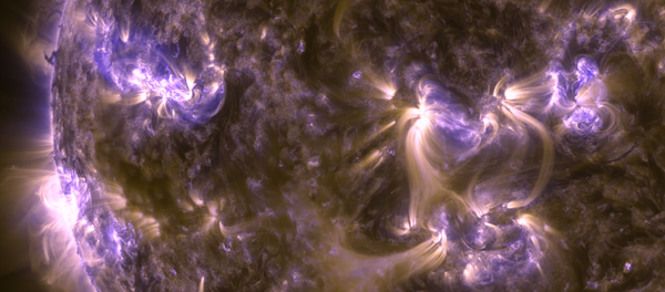 Llamaradas solares ultravioletas del Sol - Sputnik Mundo