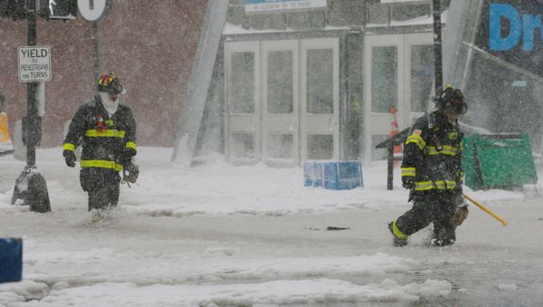 La tormenta invernal azota la costa este de EEUU La tormenta invernal azota la costa este de EEUU - Sputnik Mundo
