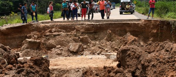 Un puente colapsado, en Bolivia Un puente colapsado, en Bolivia - Sputnik Mundo