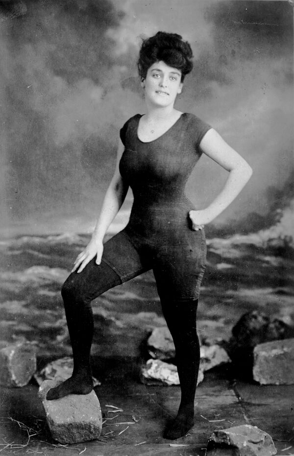 Annette Kellerman, la mujer que popularizó el precedente del traje de baño moderno - Sputnik Mundo