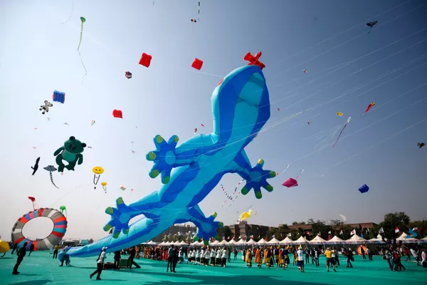 Festival Internacional de Cometas celebrado en la ciudad india de Ahmedabad. - Sputnik Mundo