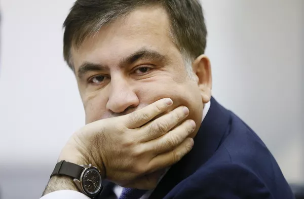 El expresidente de Georgia y exgobernador de la región ucraniana de Odesa, Mijaíl Saakashvili, ante un tribunal de Kiev, Ucrania. - Sputnik Mundo
