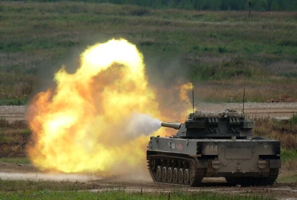 El tanque ligero autopropulsado 2S25 Sprut-SD en acción - Sputnik Mundo