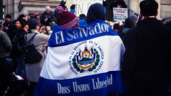 Bandera de El Salvador - Sputnik Mundo