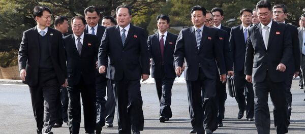 Las delegaciones de las negociaciones entre las dos Coreas - Sputnik Mundo