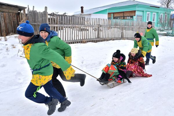 Magia, adivinaciones y esperanza: cómo celebra Rusia las Sviatki - Sputnik Mundo