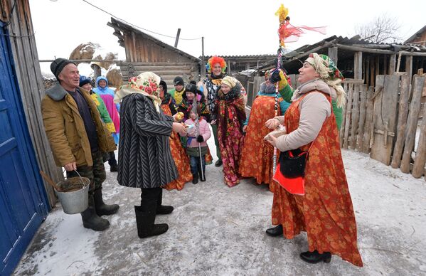 Magia, adivinaciones y esperanza: cómo celebra Rusia las Sviatki - Sputnik Mundo