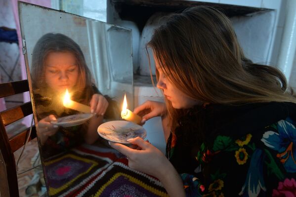 Magia, adivinaciones y esperanza: cómo celebra Rusia las Sviatki - Sputnik Mundo