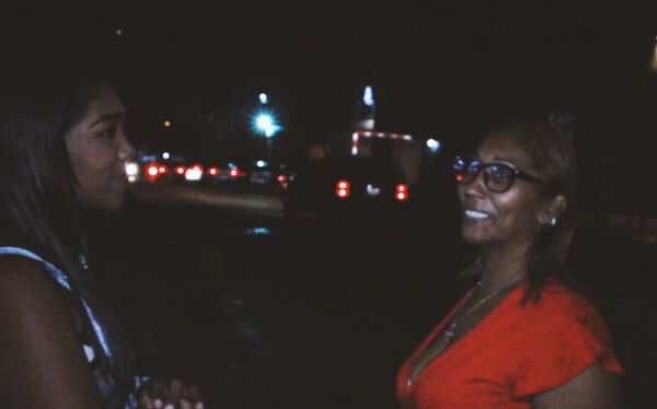 Asfixia financiera a Venezuela lleva a mujeres a la prostitución (vídeo) - Sputnik Mundo