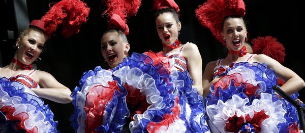 Bailadoras frenceses de Moulin Rouge (imagen referencial) - Sputnik Mundo
