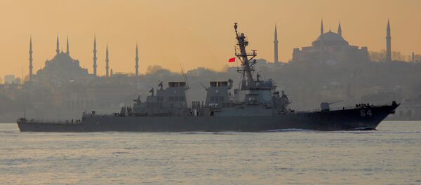 The U.S. Navy destroyer USS Carney sets sail in the Bosphorus, on its way to the Black Sea, in Istanbul The U.S. Navy destroyer USS Carney sets sail in the Bosphorus, on its way to the Black Sea, in Istanbul - Sputnik Mundo