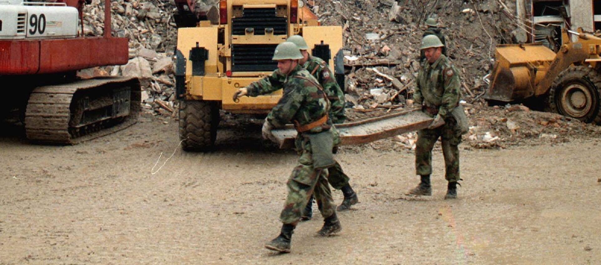 Militares serbios en Belgrado, en 1999 - Sputnik Mundo, 1920, 13.01.2018