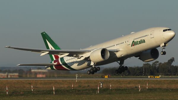 El avión EI-DBL de Alitalia, bautizado Sestriere, que lleva al papa Francisco a Chile desde Roma. - Sputnik Mundo