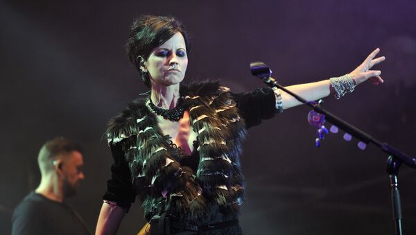 Dolores O'Riordan, vocalista y guitarrista del grupo The Cranberries - Sputnik Mundo