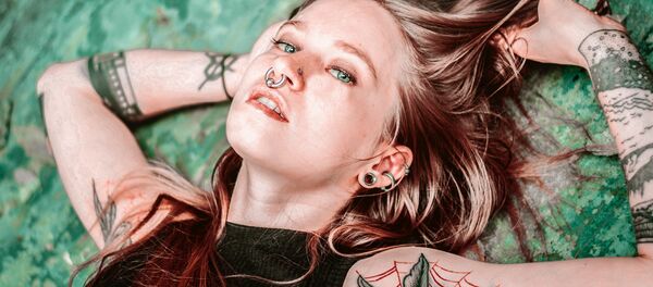 Una joven, foto de archivo - Sputnik Mundo