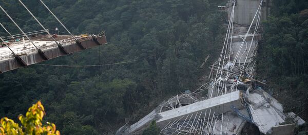 El desplome de viaducto en Colombia El desplome de viaducto en Colombia - Sputnik Mundo