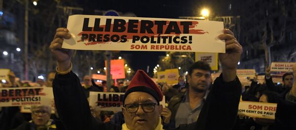 Manifestación en Cataluña por la liberación de independentistas presos Manifestación en Cataluña por la liberación de independentistas presos - Sputnik Mundo