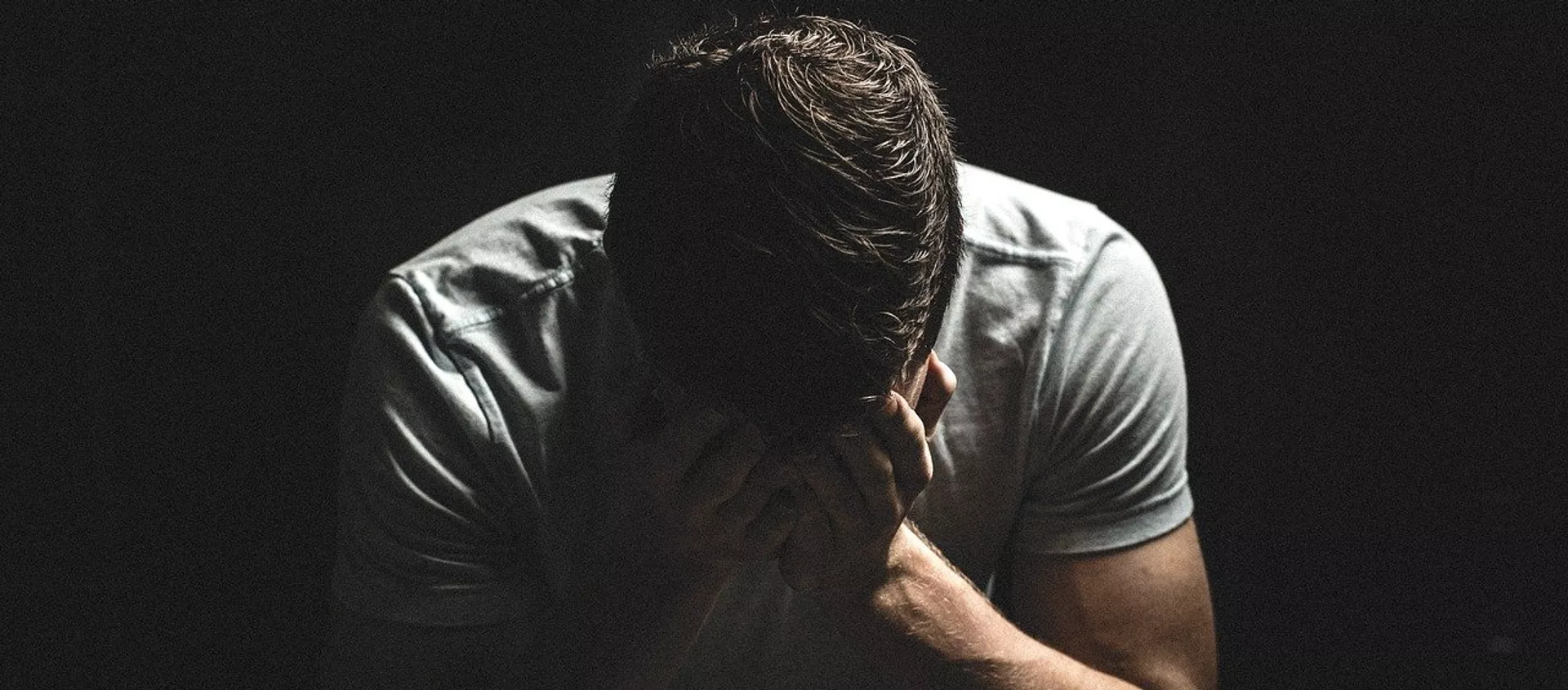 Un hombre triste Un hombre triste - Sputnik Mundo, 1920, 29.12.2020