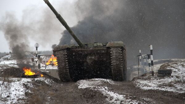 El fuego del que no se puede escapar: el Biatlón de Tanques comienza en Rusia - Sputnik Mundo