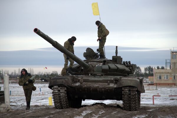 El fuego del que no se puede escapar: el Biatlón de Tanques comienza en Rusia - Sputnik Mundo