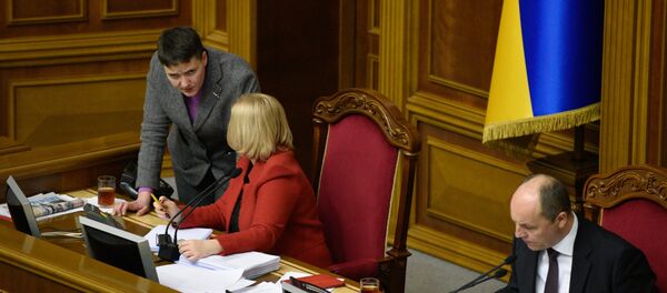 Nadezhda Sávchenko (izquierda), diputada de la Rada Suprema ucraniana Nadezhda Sávchenko (izquierda), diputada de la Rada Suprema ucraniana - Sputnik Mundo