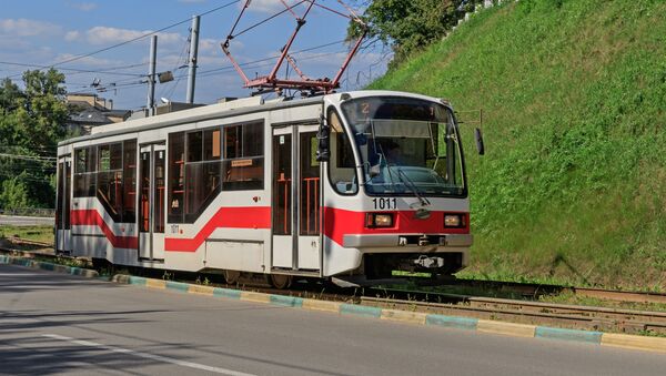 Tranvía 71−407 en Nizhni Nóvgorod - Sputnik Mundo