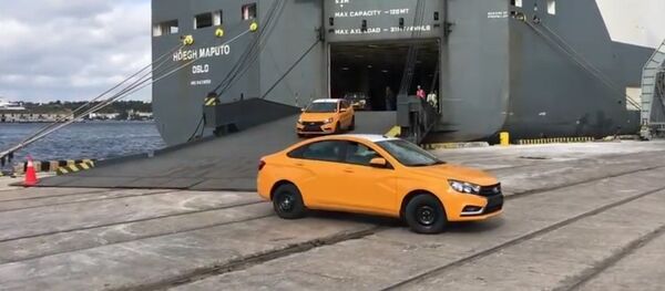 El momento del regreso de los míticos Lada a Cuba - Sputnik Mundo