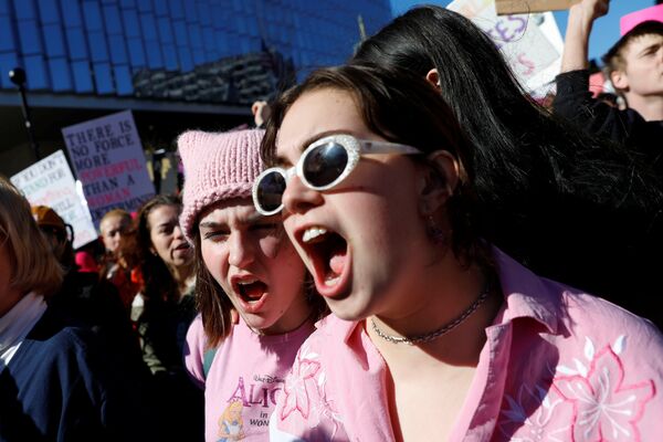 ¿Por qué demonios sigues aquí?: la Marcha de las Mujeres anti-Trump en EEUU - Sputnik Mundo