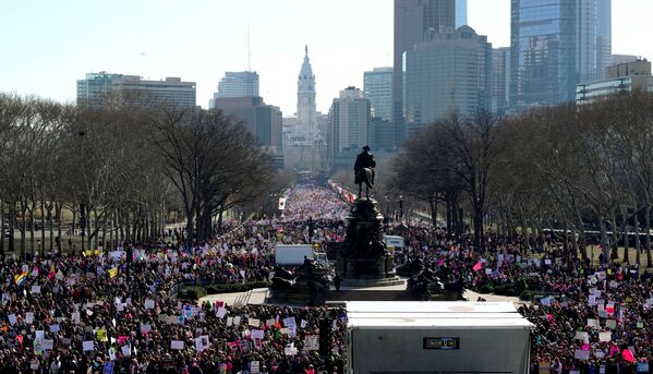 ¿Por qué demonios sigues aquí?: la Marcha de las Mujeres anti-Trump en EEUU - Sputnik Mundo