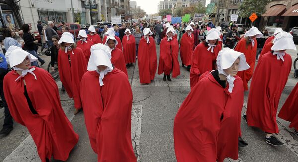 ¿Por qué demonios sigues aquí?: la Marcha de las Mujeres anti-Trump en EEUU - Sputnik Mundo