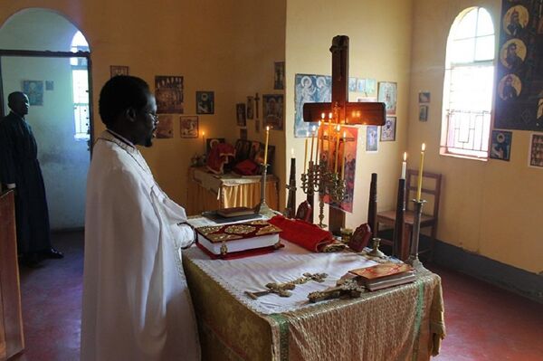 Una iglesia de los staroveri en Uganda - Sputnik Mundo