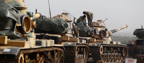 Ejército de Turquía en la frontera con Siria Ejército de Turquía en la frontera con Siria - Sputnik Mundo