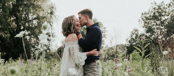 Una pareja, imagen referencial - Sputnik Mundo