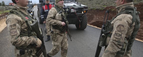 Ejército turco en la frontera con Siria Ejército turco en la frontera con Siria - Sputnik Mundo