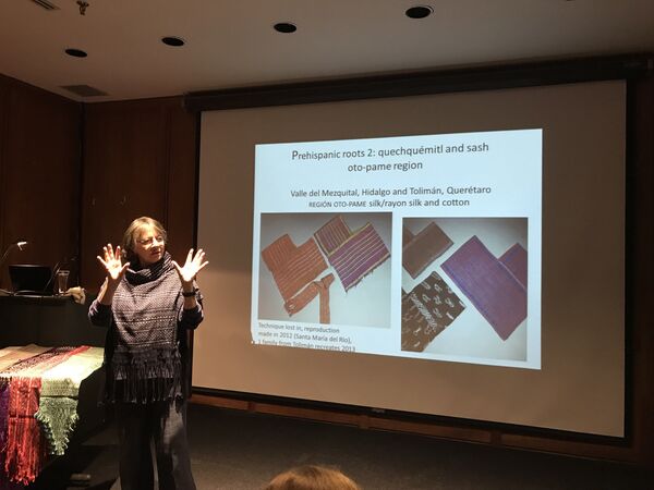 La antropóloga y promotora del rebozo mexicano Marta Turok - Sputnik Mundo