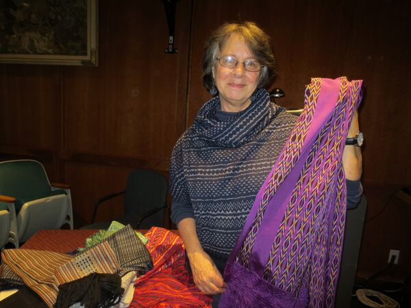 La antropóloga y promotora del rebozo mexicano Marta Turok - Sputnik Mundo