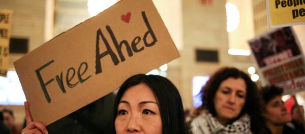 Una manifestación en apoyo de la jóven palestina Ahed Tamimi - Sputnik Mundo