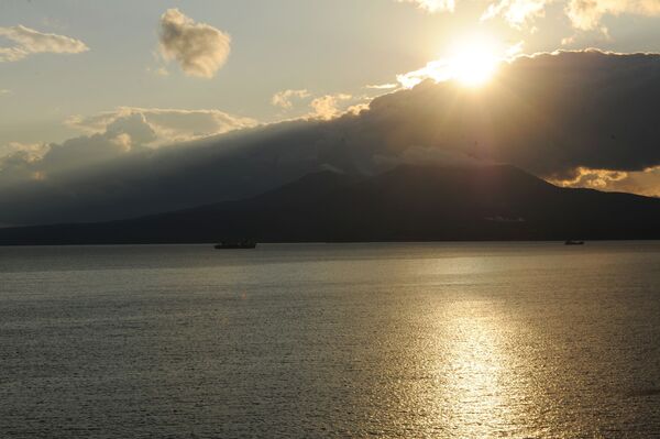 La 'perla negra' de las Kuriles: la belleza de la isla de Kunashir - Sputnik Mundo