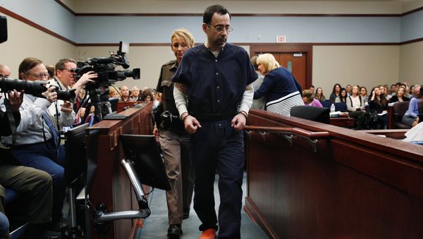 Larry Nassar, exmédico del equipo de gimnasia olímpica de EEUU Larry Nassar, exmédico del equipo de gimnasia olímpica de EEUU - Sputnik Mundo