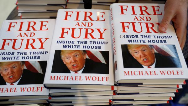 El libro 'Fuego y Furia: Dentro de la Casa Blanca de Trump' El libro 'Fuego y Furia: Dentro de la Casa Blanca de Trump' - Sputnik Mundo