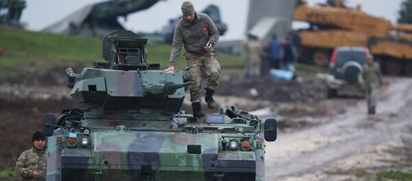 Ejército turco en la frontera con Siria - Sputnik Mundo