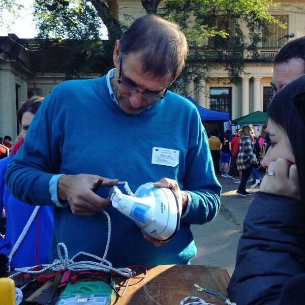 Sesión en el Club de Reparadores en Argentina - Sputnik Mundo