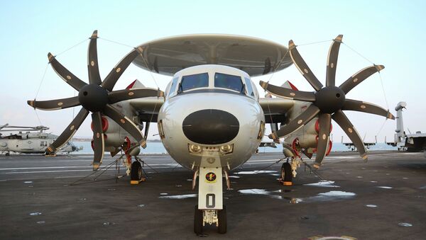 Un E-2 Hawkeye, semejante al futuro KJ-600 chino - Sputnik Mundo